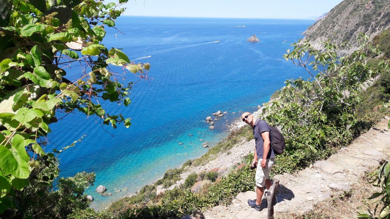 Mansard Apart Alba - Sea 5 Terre-Trekking-Excursions-Relax 圣特伦佐 外观 照片
